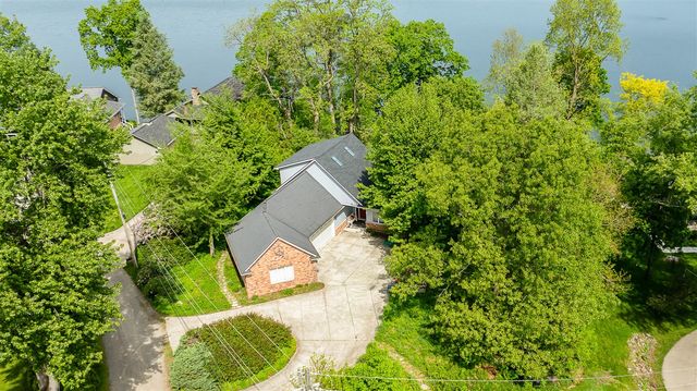 8790 Hendricks Drive, Brighton, MI 48116