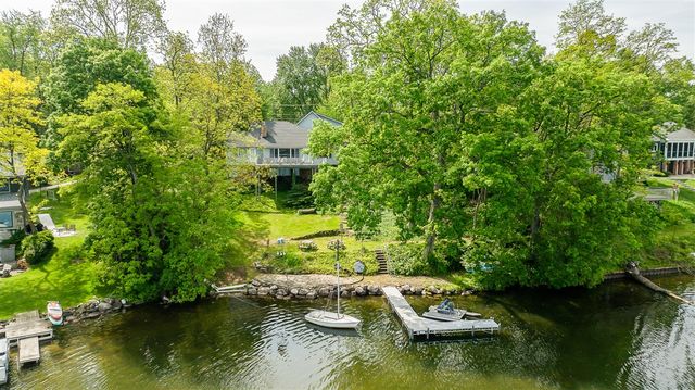 8790 Hendricks Drive, Brighton, MI 48116