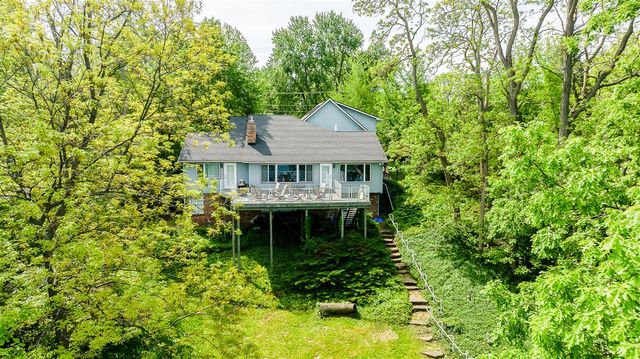 8790 Hendricks Drive, Brighton, MI 48116