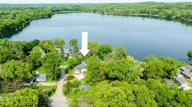 8790 Hendricks Drive, Brighton, MI 48116