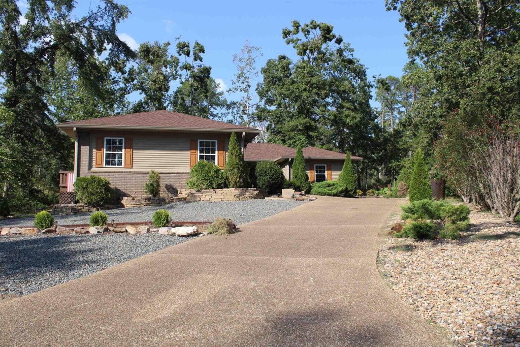 18 Burgos Lane, Hot Springs Village, AR 71909