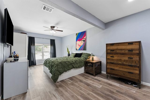 1106 E Strong Parkway, Grand Prairie, TX 75050
