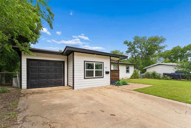 1106 E Strong Parkway, Grand Prairie, TX 75050