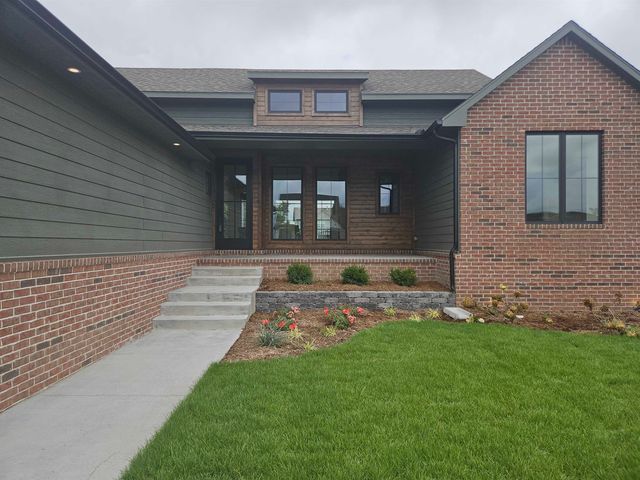 1206 W Lakeway Ct, Andover, KS 67002