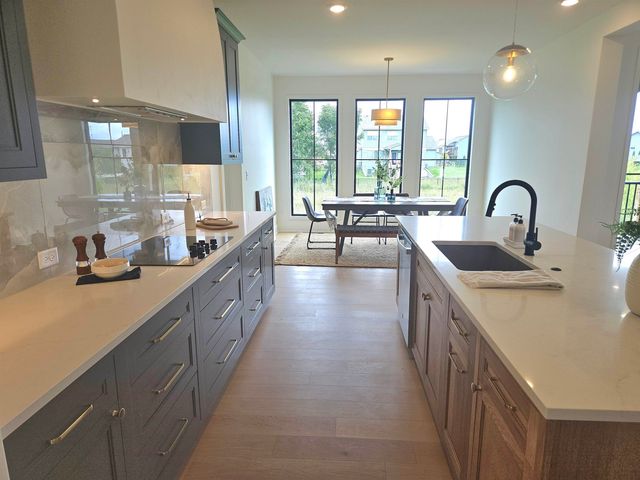 1206 W Lakeway Ct, Andover, KS 67002