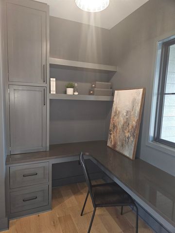 1206 W Lakeway Ct, Andover, KS 67002