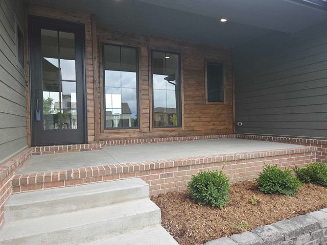 1206 W Lakeway Ct, Andover, KS 67002