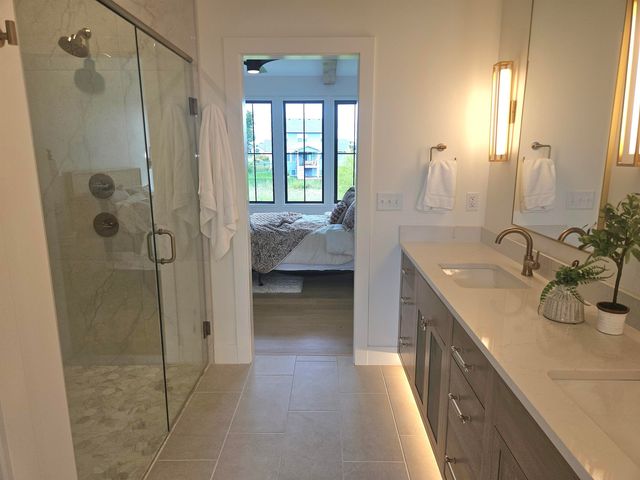 1206 W Lakeway Ct, Andover, KS 67002