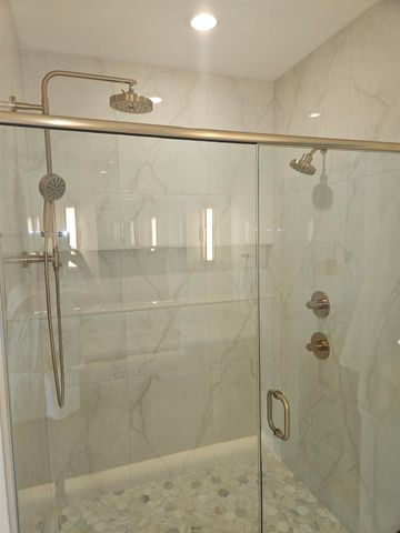 1206 W Lakeway Ct, Andover, KS 67002