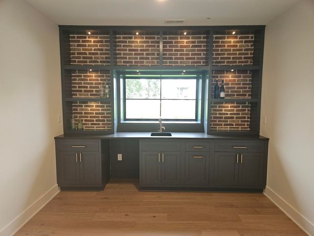 1206 W Lakeway Ct, Andover, KS 67002