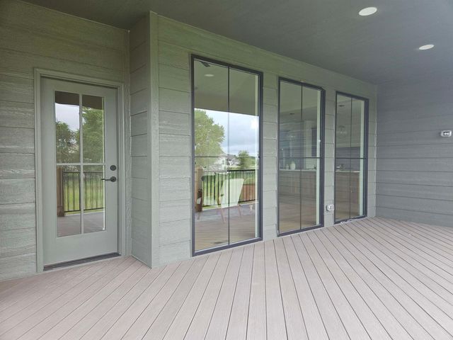 1206 W Lakeway Ct, Andover, KS 67002