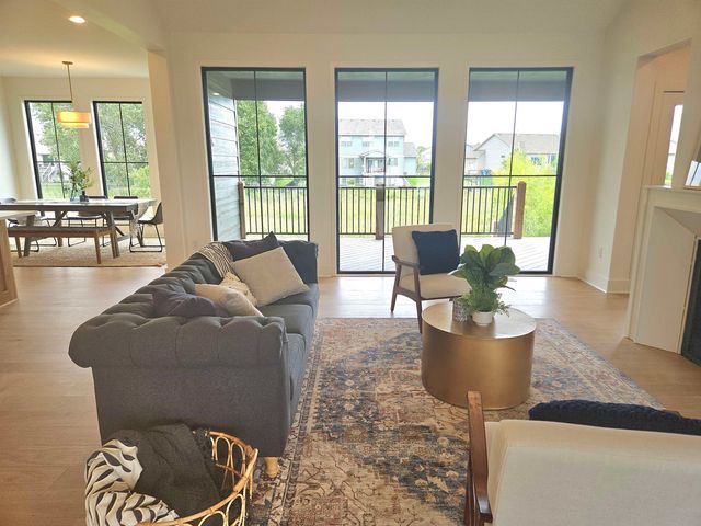 1206 W Lakeway Ct, Andover, KS 67002