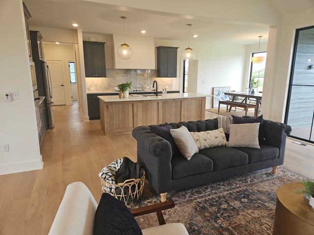 1206 W Lakeway Ct, Andover, KS 67002