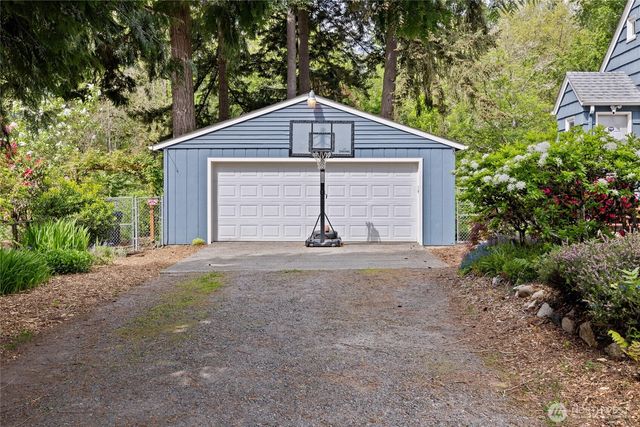 9726 F Street E, Tacoma, WA 98445