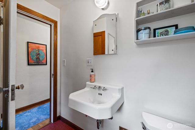 9726 F Street E, Tacoma, WA 98445