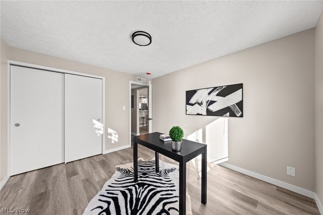 21045 Southbend Circle 8, Rocky River, OH 44116