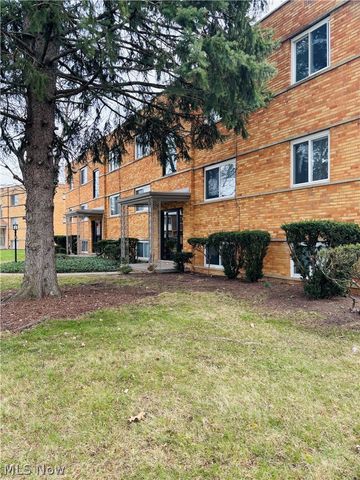21045 Southbend Circle 8, Rocky River, OH 44116