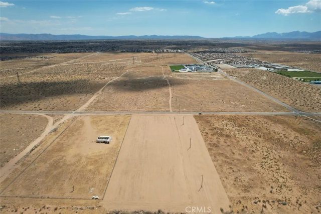 61 Hopland, Adelanto, CA 92394