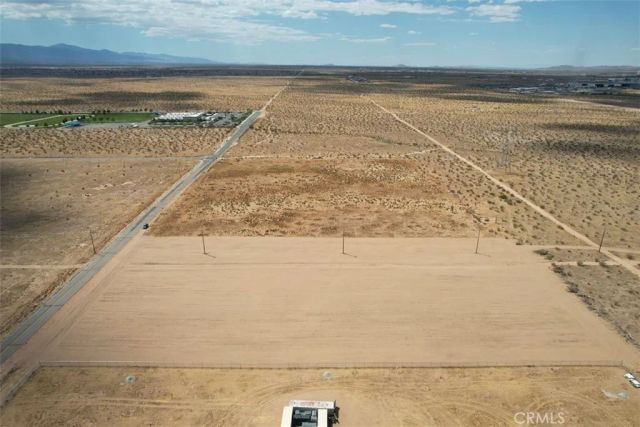 61 Hopland, Adelanto, CA 92394