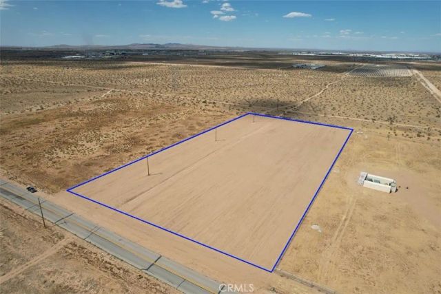 61 Hopland, Adelanto, CA 92394