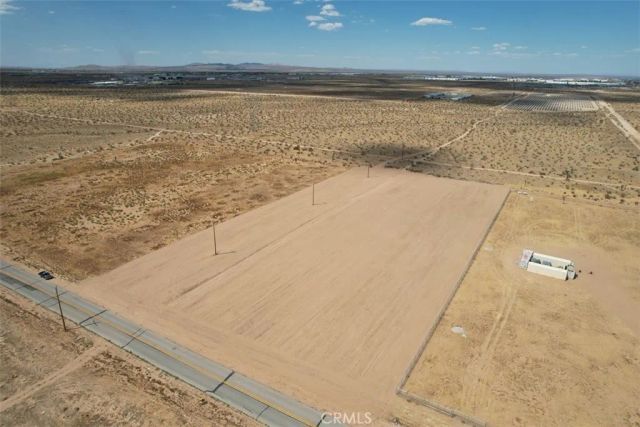 61 Hopland, Adelanto, CA 92394