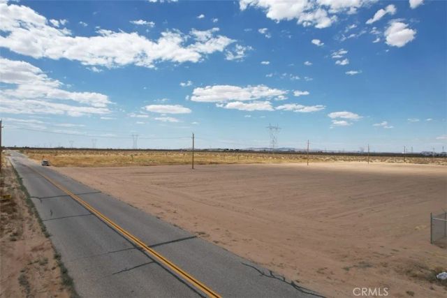 61 Hopland, Adelanto, CA 92394