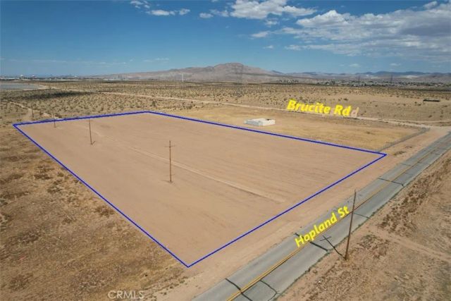 61 Hopland, Adelanto, CA 92394