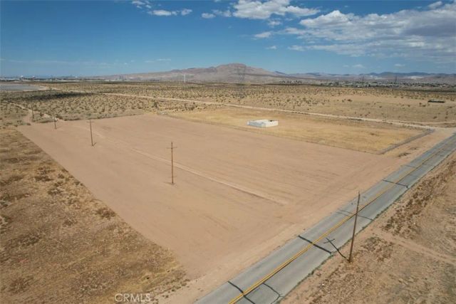 61 Hopland, Adelanto, CA 92394