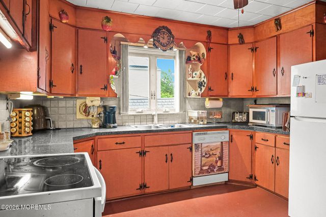 611 Pacific Avenue, Perth Amboy, NJ 08862