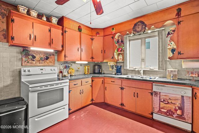 611 Pacific Avenue, Perth Amboy, NJ 08862