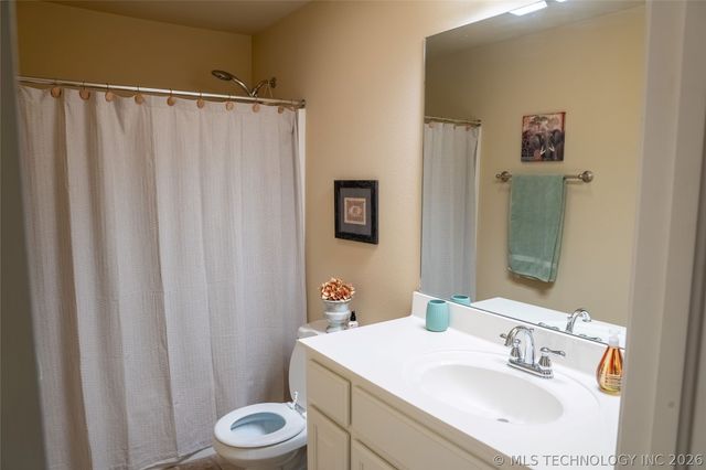 2626 N 17th Street, Broken Arrow, OK 74012