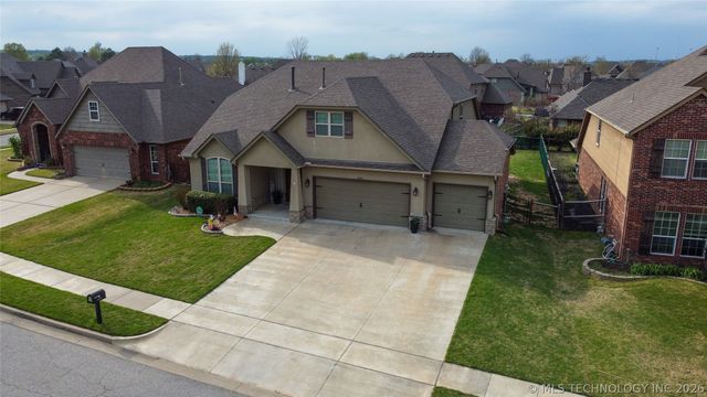 2626 N 17th Street, Broken Arrow, OK 74012