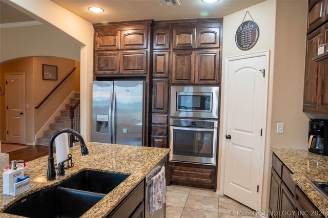 2626 N 17th Street, Broken Arrow, OK 74012