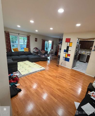 154 Zwolak Court, South Plainfield, NJ 07080