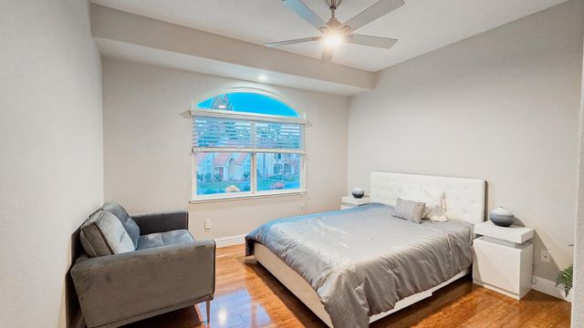 2625 E Sean Avenue, Fresno, CA 93720