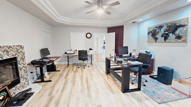 2625 E Sean Avenue, Fresno, CA 93720