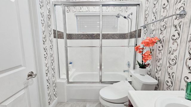 2625 E Sean Avenue, Fresno, CA 93720