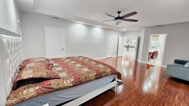 2625 E Sean Avenue, Fresno, CA 93720