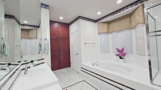 2625 E Sean Avenue, Fresno, CA 93720