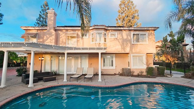 2625 E Sean Avenue, Fresno, CA 93720