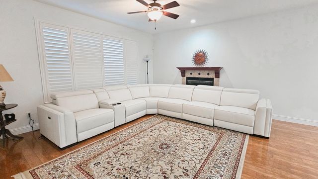 2625 E Sean Avenue, Fresno, CA 93720