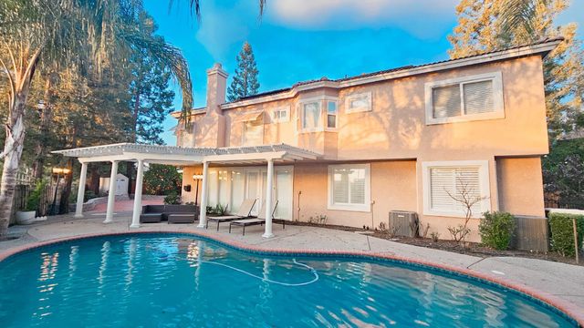 2625 E Sean Avenue, Fresno, CA 93720