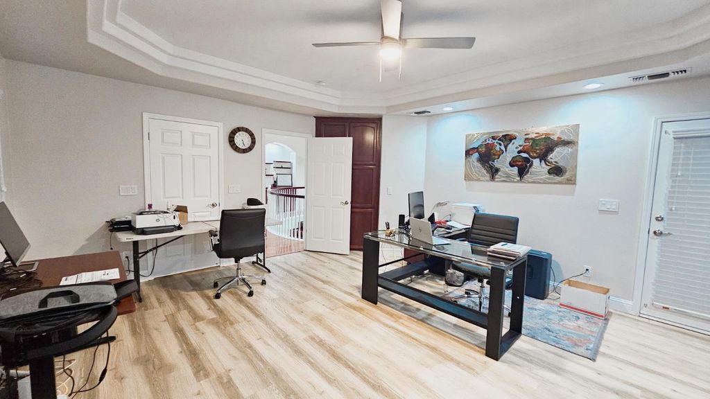 Image 16 of property listing at 2625 E Sean Avenue, Fresno, CA 93720