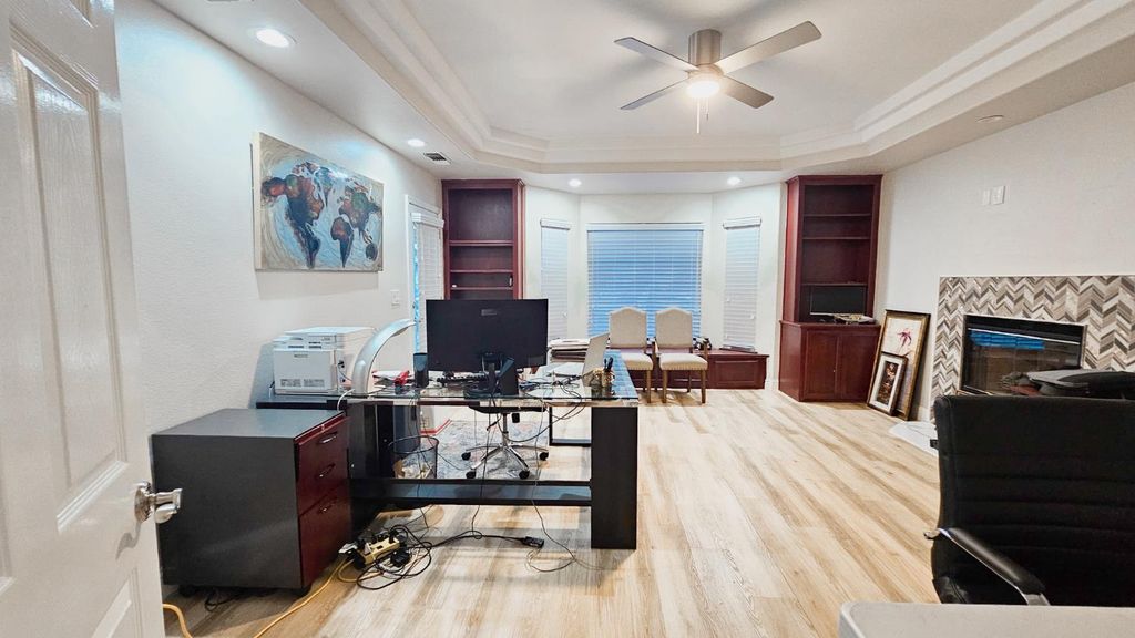 Image 18 of property listing at 2625 E Sean Avenue, Fresno, CA 93720