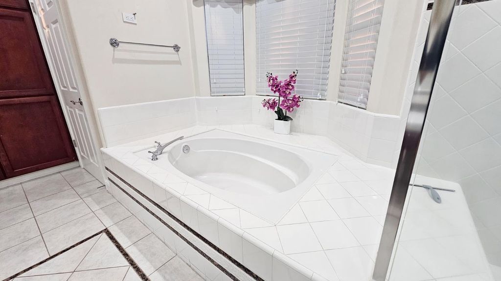 Image 27 of property listing at 2625 E Sean Avenue, Fresno, CA 93720