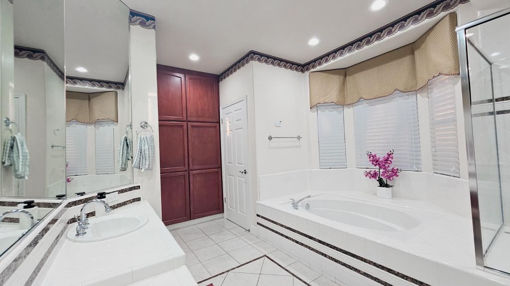 Image 30 of property listing at 2625 E Sean Avenue, Fresno, CA 93720