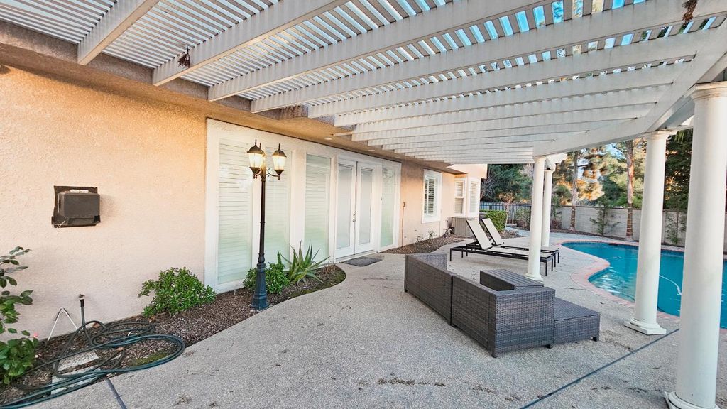 Image 36 of property listing at 2625 E Sean Avenue, Fresno, CA 93720