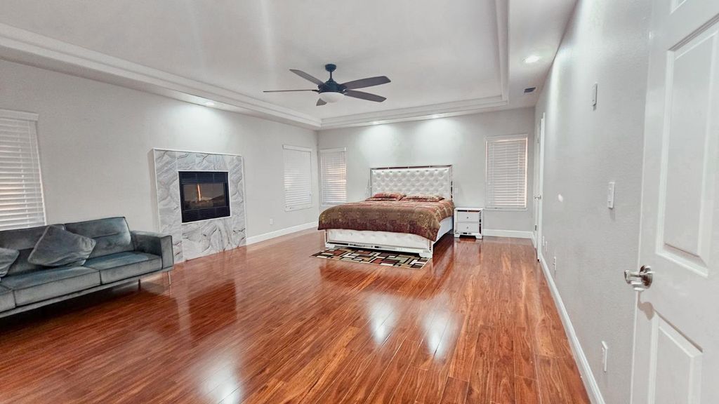 Image 37 of property listing at 2625 E Sean Avenue, Fresno, CA 93720