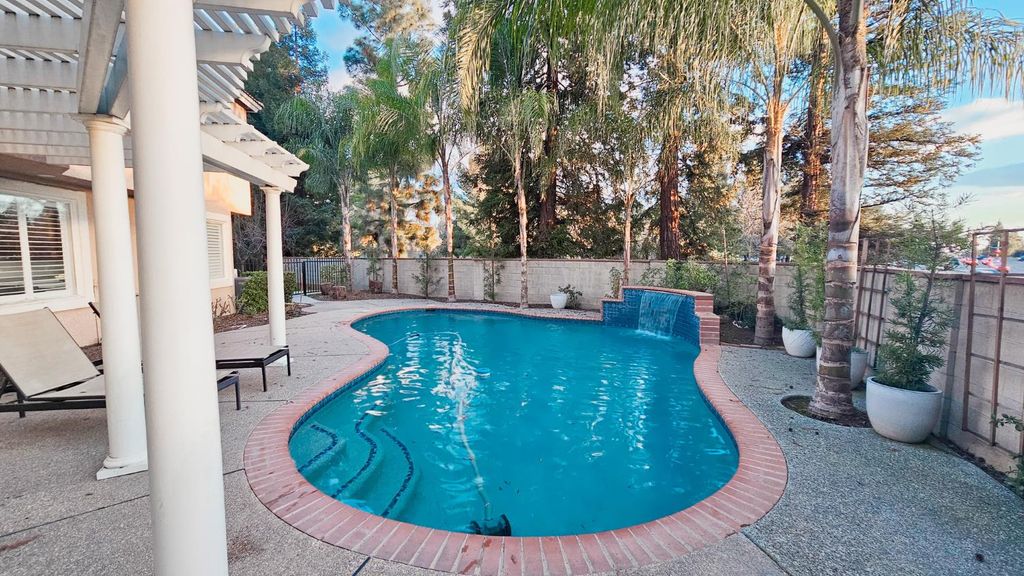 Image 45 of property listing at 2625 E Sean Avenue, Fresno, CA 93720