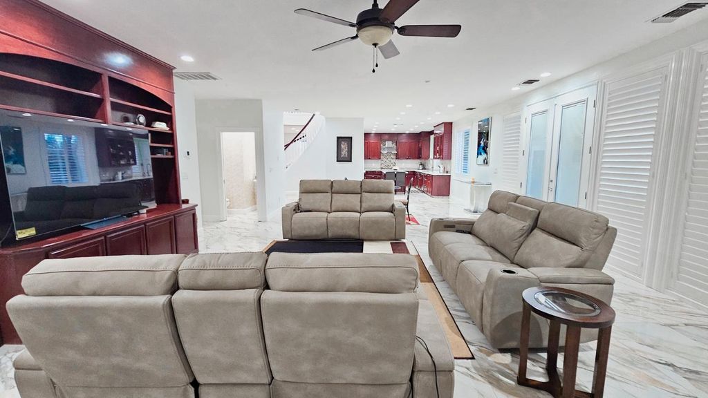 Image 54 of property listing at 2625 E Sean Avenue, Fresno, CA 93720